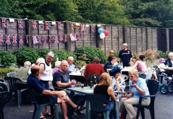 Linden Avenue street party for the Queen's Golden Jubilee celebrations
people
Keywords: 2002