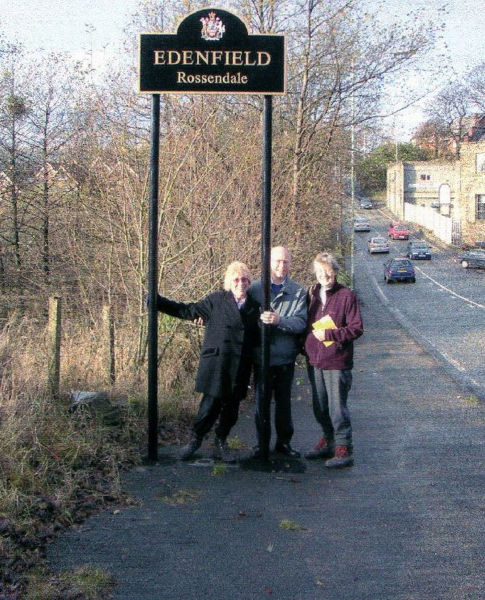 Edenfield town sign
to be catalogued
Keywords: 2002