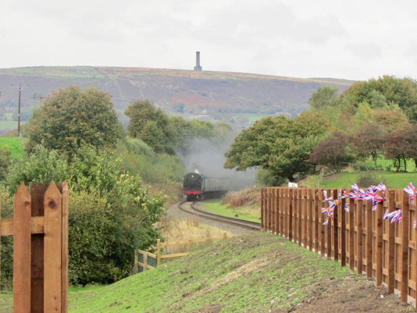 Holcombe Hill and the Steam Train
18-Agriculture and the Natural Environment-03-Topography and Landscapes-001-Holcombe Hill
Keywords: 2016