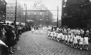 c 1930. Whit walks,  Bolton St & Market Place
06-Religion-03-Churches Together-001-Whit Walks
Keywords: 1945