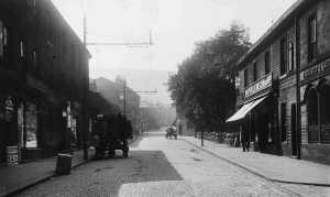 Bridge Street Ramsbottom., Wilkinson the tailors at no 23, on the right.  Pc dated 25.April 1916
17-Buildings and the Urban Environment-05-Street Scenes-003-Bridge Street
Keywords: 1945
