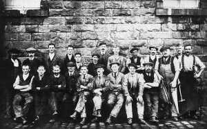 c.1910. Workmen of Rams Paper Mill [taken at Mill] 
people
Keywords: 1945