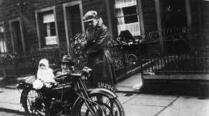Motorcycle (reg EN2942) in Crow Lane 1928. Baby Edna Mary Holden on motor bike with father and unlce
14-Leisure-02-Sport and Games-007-Cycling and Cycle Races
Keywords: 1945