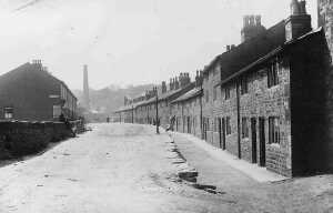Looking east along Railway St, Summerseat c 1920
17-Buildings and the Urban Environment-05-Street Scenes-028-Summerseat area
Keywords: 1945