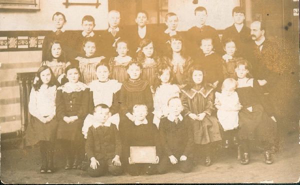 c 1904. Pupils of old Peel Brow Council School Teacher, Mr. Cheshire, became head later. Cheshire Court named after him 
05-Education-02-Secondary Schools-001-Ramsbottom Secondary School
Keywords: 1985