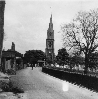 Holcombe Church & graveyard.  ? 1930s.
06-Religion-01-Church Buildings-003-Church of England -  Emmanuel, Holcombe
Keywords: 1985