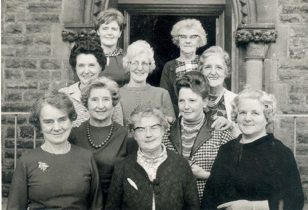 Members of a committee of volunteers (pos. W.V.S) at Aitken Sanatorium taken at its closing.  
to be catalogued
Keywords: 1970