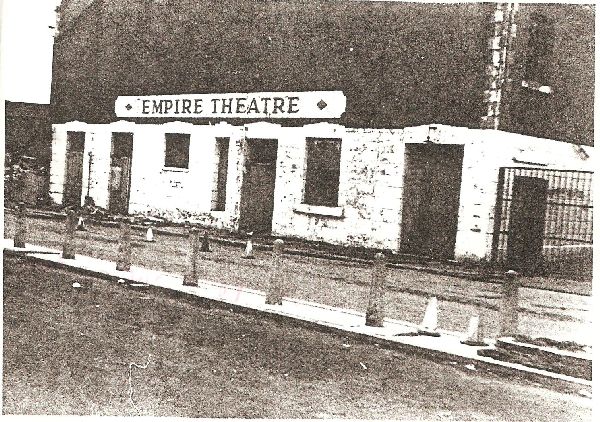 Photocopies of Empire Theatre (cinema) Railway Street 1970s 
17-Buildings and the Urban Environment-05-Street Scenes-022-Railway Street
Keywords: 1985