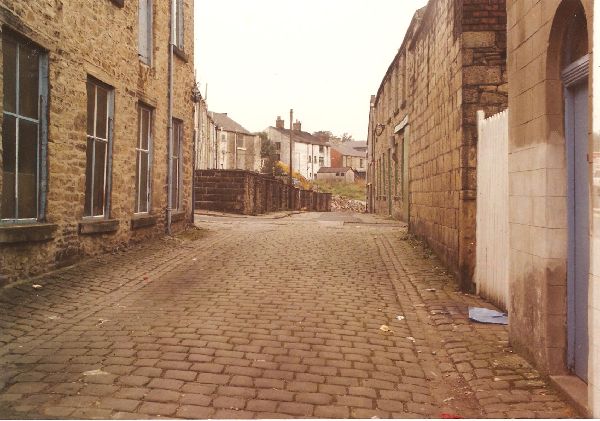 Prince Street looking north 1988 with BenTex on left Before demolition of Strang and soutn Square Street 
17-Buildings and the Urban Environment-05-Street Scenes-026-Square Street area
Keywords: 1985