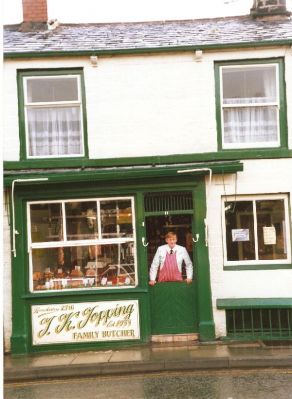 This photo is catalogued in Bury Archives as RHS/21/3/2/7 *Title* - T K Topping  butchers 11 Bolton Street Ramsbottom *Description* -  *Date* - 1993
17-Buildings and the Urban Environment-05-Street Scenes-031 Bolton Street
Keywords: 1993