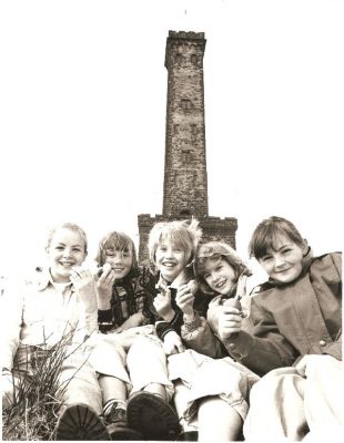 Children on top of Holcombe Hill Peel Tower in background Xaybe Easter 1970s?
08- History-01-Monuments-002-Peel Tower
Keywords: 0