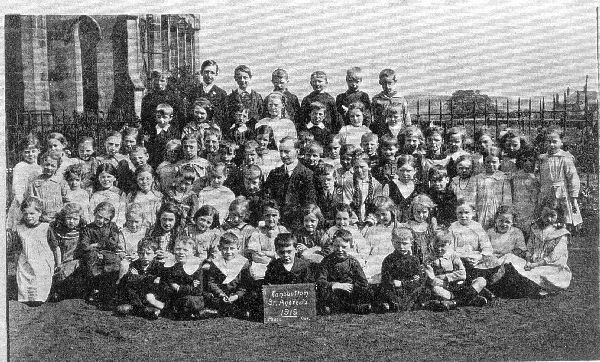 St.Andrews pupils outside school with sign 1919 Peace Year digitised
05-Education-01-Primary Schools-005-St. Andrew?s Church of England School
Keywords: 1985