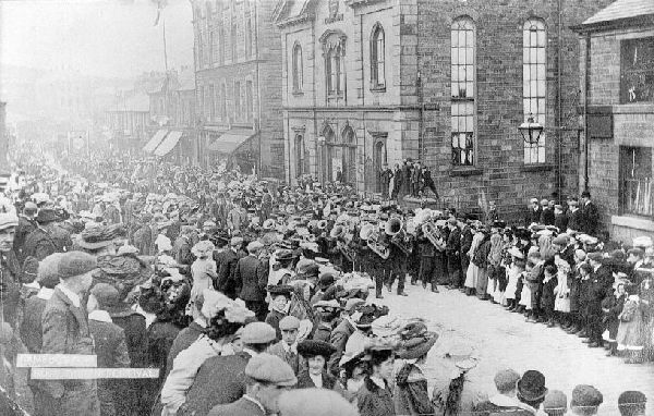 .  3 photographs Rose Queen Festival 1905 Bridge & Bolton St Ramsbottom Rose Queen Festival 1905 Bridge & Bolton St Ramsbottom Rose Queen Festival 1905 Bridge & Bolton St Ramsbottom NOW DIGITIZED   video 
06-Religion-03-Churches Together-002-Rose Queens
Keywords: 0