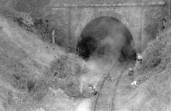 The ELR line in 1985-Nuttall Bridge, Summerseat, old line to Rawtenstall 
17-Buildings and the Urban Environment-05-Street Scenes-028-Summerseat Area
Keywords: 0