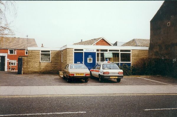 Police Station. Ramsbottom early 1990's
17-Buildings and the Urban Environment-05-Street Scenes-003-Bridge Street
Keywords: 1985
