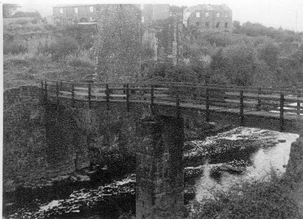 Gollinrod Bridge- Nuttall village.1920's-1940' s Nuttall village abandoned in 1940's. Shows deterioration digitsed 
17-Buildings and the Urban Environment-05-Street Scenes-019-Nuttall area
Keywords: 1985