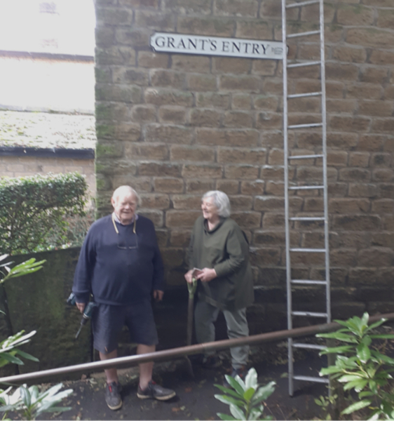 Grant's Entry old sign showing John Ireland and Brenda Richards - funded by the Ramsbottom Heritage Society
01-Ramsbottom Heritage Society-01-RHS Activities-014-Blue Plaques and Signs
Keywords: 2021