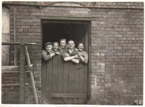 5 workers at Edenwood Mill, Stubbins. Eric G Taylor in centre. Eric Taylor began as a fitter at Rosebank Print Works in The Black Set the metal and woodworking craftsmen at Rosebank Print Works   c 1960
17-Buildings and the Urban Environment-05-Street Scenes-027-Stubbins Lane and Stubbins area
Keywords: 1985