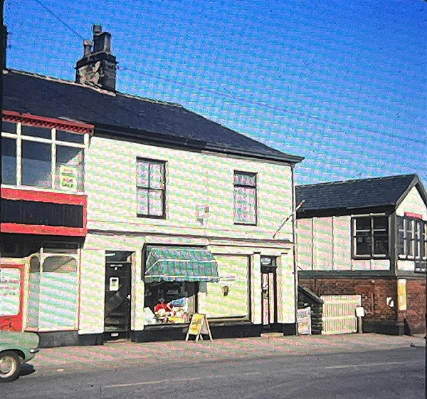 Bottom of Bridge StreetBetting shop Ken's sweet shop Beswick Barbers
17-Buildings and the Urban Environment-05-Street Scenes-003-Bridge Street
Keywords: 1977