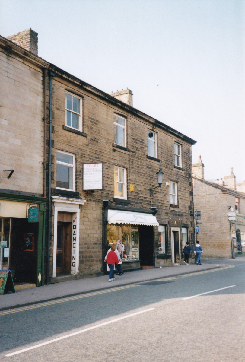 Bridge Street 1980s & 1990s
17-Buildings and the Urban Environment-05-Street Scenes-003-Bridge Street
Keywords: 1980
