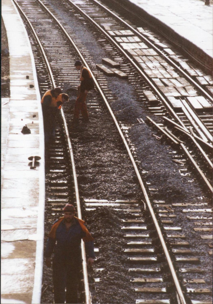 Working on the railway 
16-Transport-03-Trains and Railways-000-General
Keywords: 1991