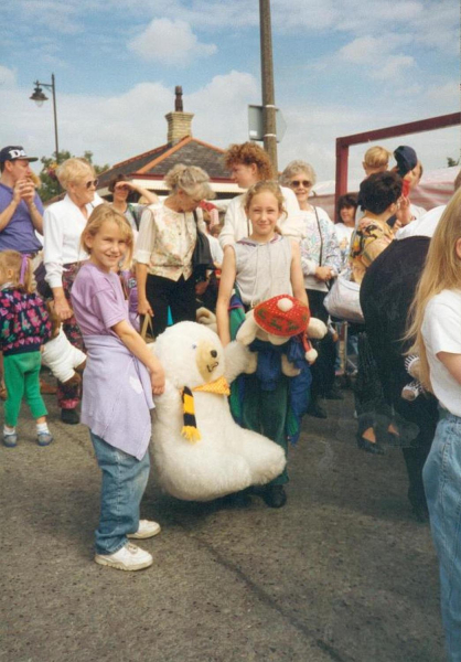 Teddy Bear's picnic on Railway Street
14-Leisure-04-Events-010-Railway 
Keywords: 1993