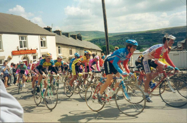 Kellogg's Round Britain cycle race outside the Rose and CrownKelloggs Round Britain race outside the Rose and Crown
14-Leisure-02-Sport and Games-007-Cycling and Cycle Races
Keywords: 1993