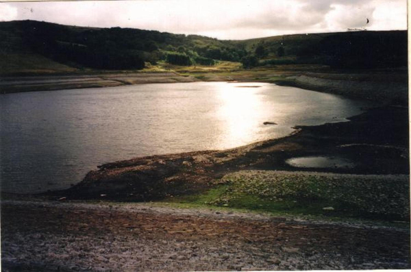Calf Hey Reservoir - Haslingen Grane
18-Agriculture and the Natural Environment-03-Topography and Landscapes-000-General
Keywords: 1995