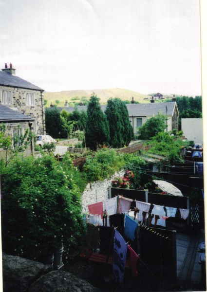 Back gardens Edenfield
06-Religion-02-Church Activities-004-Church of England -  Edenfield Parish Church
Keywords: 1995