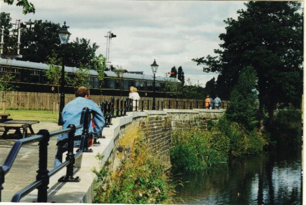 Ramsbottom Wharf 
17-Buildings and the Urban Environment-05-Street Scenes-003-Bridge Street
Keywords: 1995