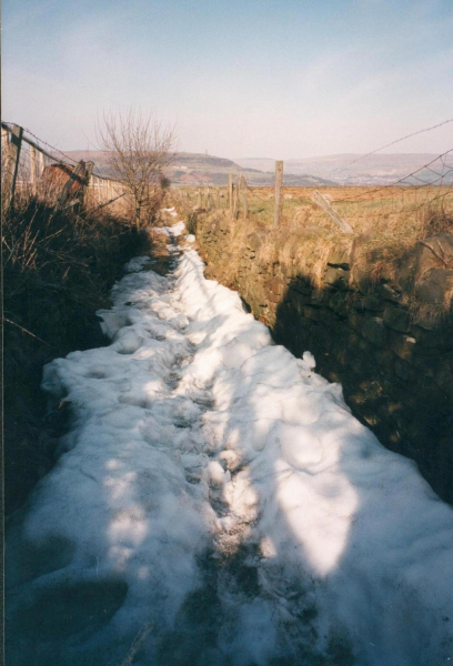 Holcombe from Black Lane, Affetside
17-Buildings and the Urban Environment-05-Street Scenes-014-Holcombe Village
Keywords: 1996