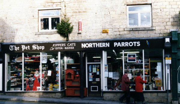 The Pet shop on Bridge Street 
17-Buildings and the Urban Environment-05-Street Scenes-003-Bridge Street
Keywords: 1997