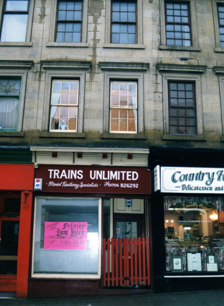 Another shop closes on Bridge Street
17-Buildings and the Urban Environment-05-Street Scenes-003-Bridge Street
Keywords: 1997