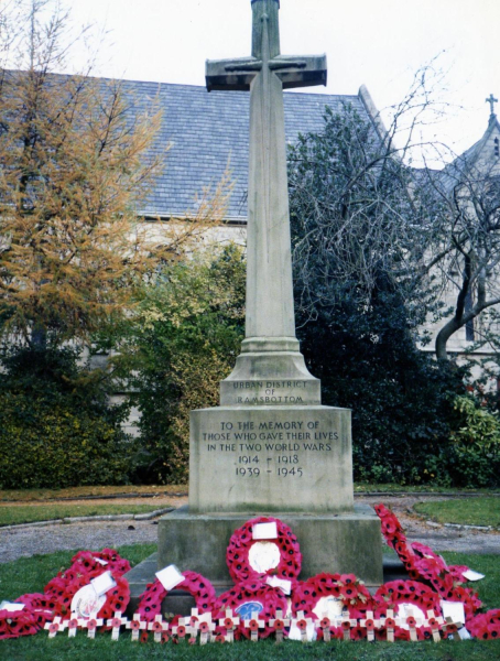 Wreaths at the Cenotaph 
15-War-03-War Memorials-001-St Paul's Gardens and Remembrance Sunday
Keywords: 1997