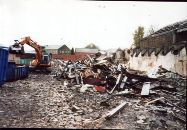 Demolition of Rose Mill taken from King Street 
to be catalogued
Keywords: 1998