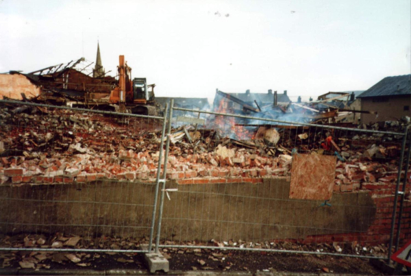 Demolition of Cudworths / Peel Mill taken from Irwell Street 
02-Industry-01-Mills-009-Peel Mill,Ramsbottom
Keywords: 1998