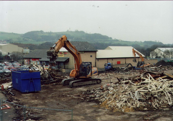 Making space for the Co-op 
to be catalogued
Keywords: 1998