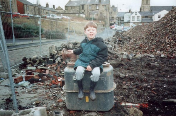 Dad did you hear a bang ? - Outside Joseph Strang Engineers 
to be catalogued
Keywords: 1998