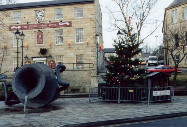 The Urn, settled at last 
17-Buildings and the Urban Environment-05-Street Scenes-017-Market Place
Keywords: 1998