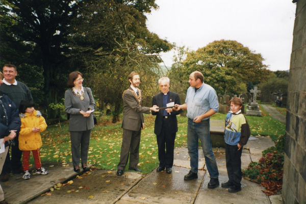Rededication of Edenfield Parish Church Clock
06-Religion-01-Church Buildings-004-Church of England -  Edenfield Parish Church
Keywords: 1999