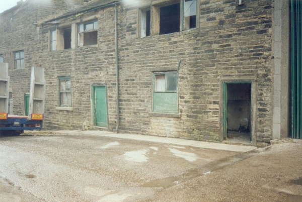 Late 18th Century Weaver's cottages - Walmersley Road
17-Buildings and the Urban Environment-05-Street Scenes-035-Manchester Road Walmersley Area
Keywords: 2001