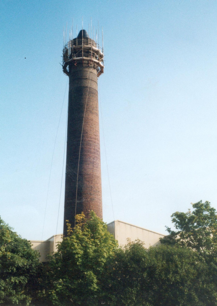 Repairing Danisco Chimney - Bridge Street - became Mondi Paper Mill
17-Buildings and the Urban Environment-05-Street Scenes-003-Bridge Street
Keywords: 2001