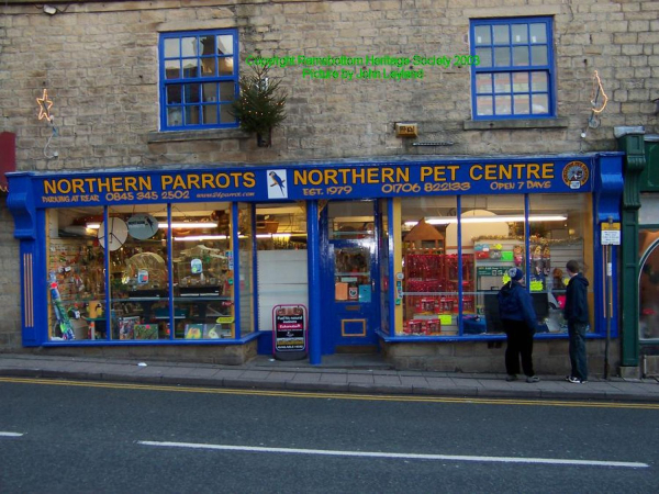 New look for the pet shop  - Bridge Street
17-Buildings and the Urban Environment-05-Street Scenes-003-Bridge Street
Keywords: 2003