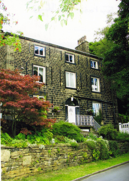 The Manor House, Cross Lane, Holcombe 
17-Buildings and the Urban Environment-05-Street Scenes-014-Holcombe Village

Keywords: 2006