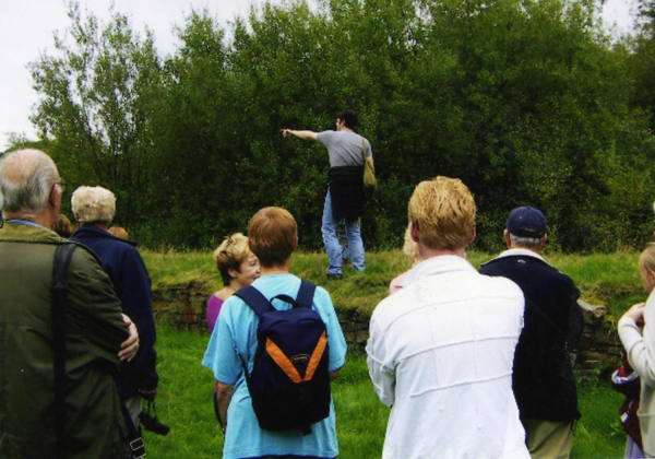 Jonathan Ali leading a Ramsbottom Heritage Society summer walk around Hawkshaw 
01-Ramsbottom Heritage Society-01-RHS Activities-000-General
Keywords: 2006