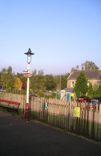 Ramsbottom Station 
17-Buildings and the Urban Environment-05-Street Scenes-022-Railway Street

Keywords: 2006