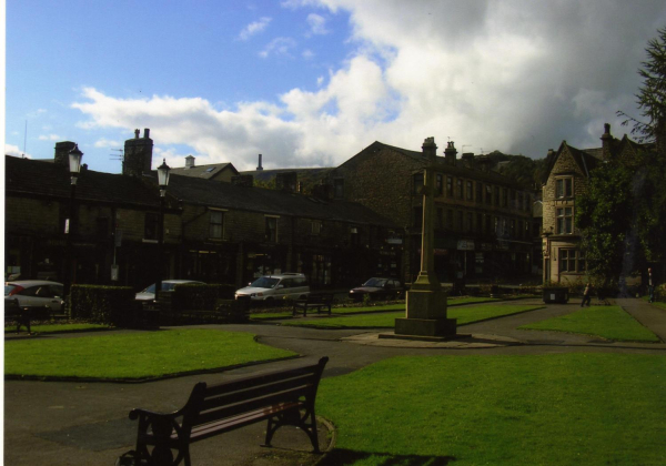 St Paul's gardens
06-Religion-01-Church Buildings-001-Church of England  - St. Paul, Bridge Street, Ramsbottom
Keywords: 2008