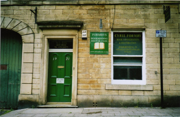 19-21 Market Place, ramsbottom - August 2011 
17-Buildings and the Urban Environment-05-Street Scenes-017-Market Place
Keywords: 2011