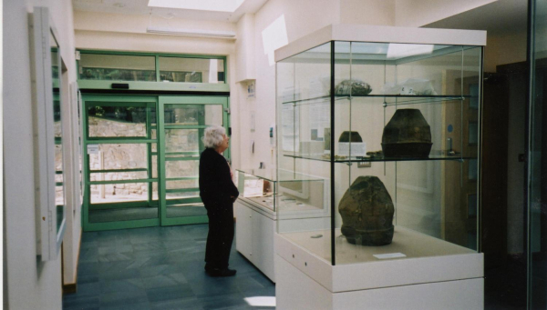 A last look at the gallery display  
01-Ramsbottom Heritage Society-01-RHS Activities-000-General
Keywords: 2011