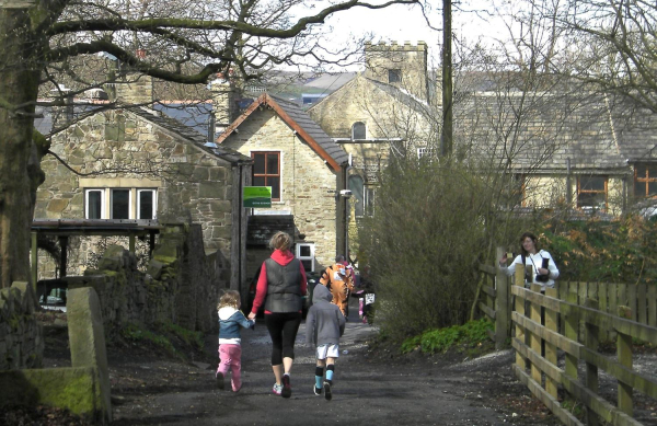 The Big Run by Edenfield School- 27 April 2013 
17-Buildings and the Urban Environment-05-Street Scenes-011-Edenfield
Keywords: 2013